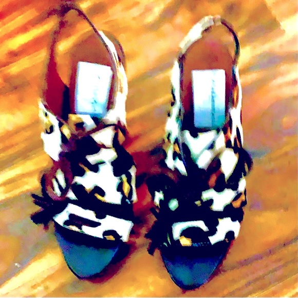 A J Valenci Lace Up Heels Open Toe Cow Print Leather Upper 7.5 Like New - Picture 4 of 5